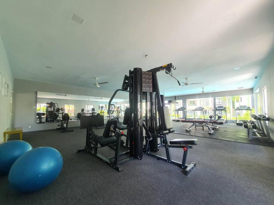 Apartment Manhattan With Water Park And Pool View Ipoh