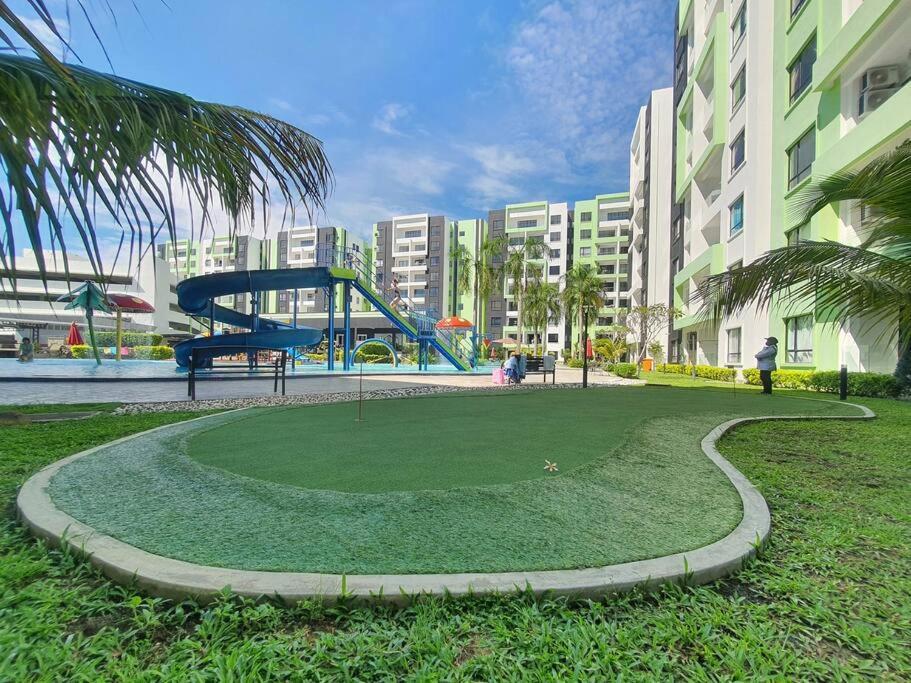 Manhattan With Water Park And Pool View Apartment Ipoh
