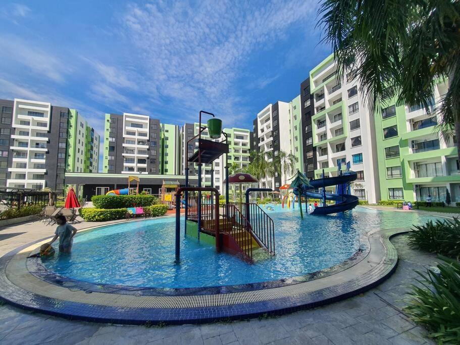 Manhattan With Water Park And Pool View Apartment *